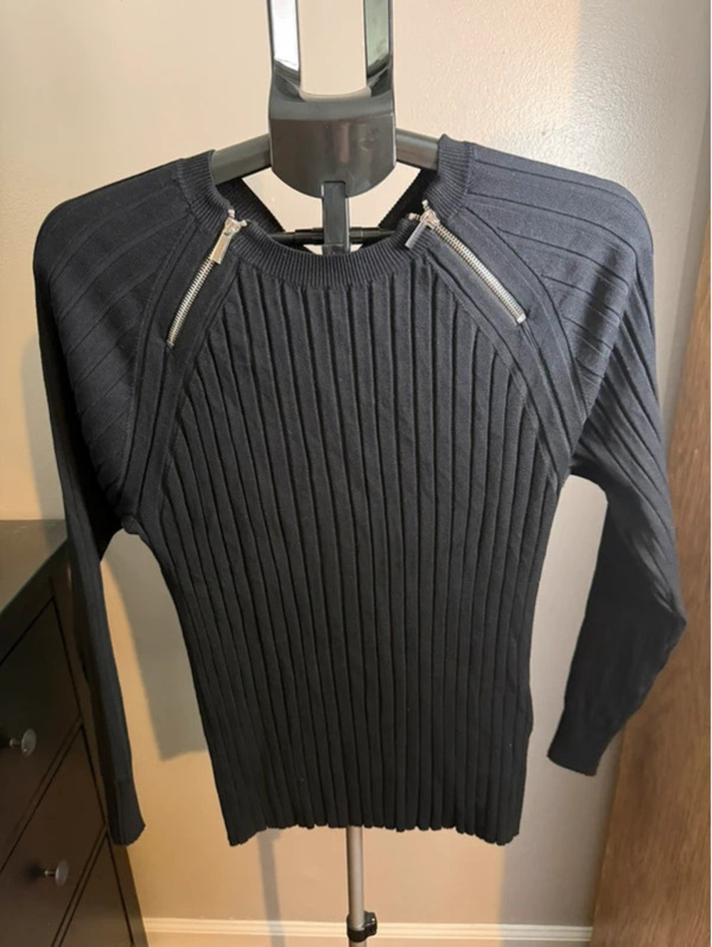INC Women’s XL Black Ribbed Sweater Shoulder Zipper Detail NWOT